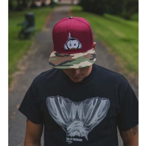 Kšiltovka Monkey Climber Snapback Burgundy s kšiltem Camou